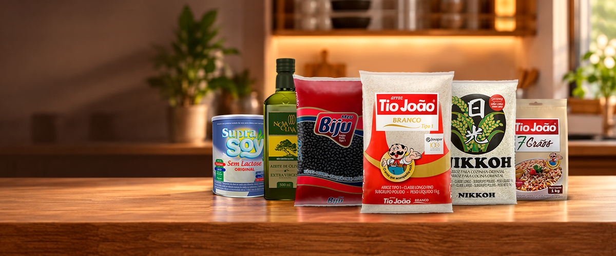Produtos Tio João, Meu Biju, Nova Oliva, SupraSoy e Nikkoh sobre a bancada