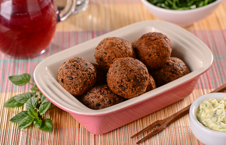 Bolinho de Feijão com Couve
